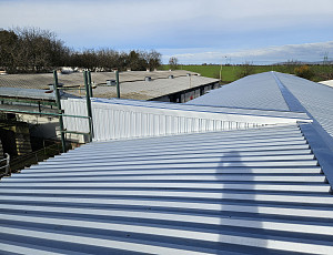 Výměna střešní krytiny a montáž FVE